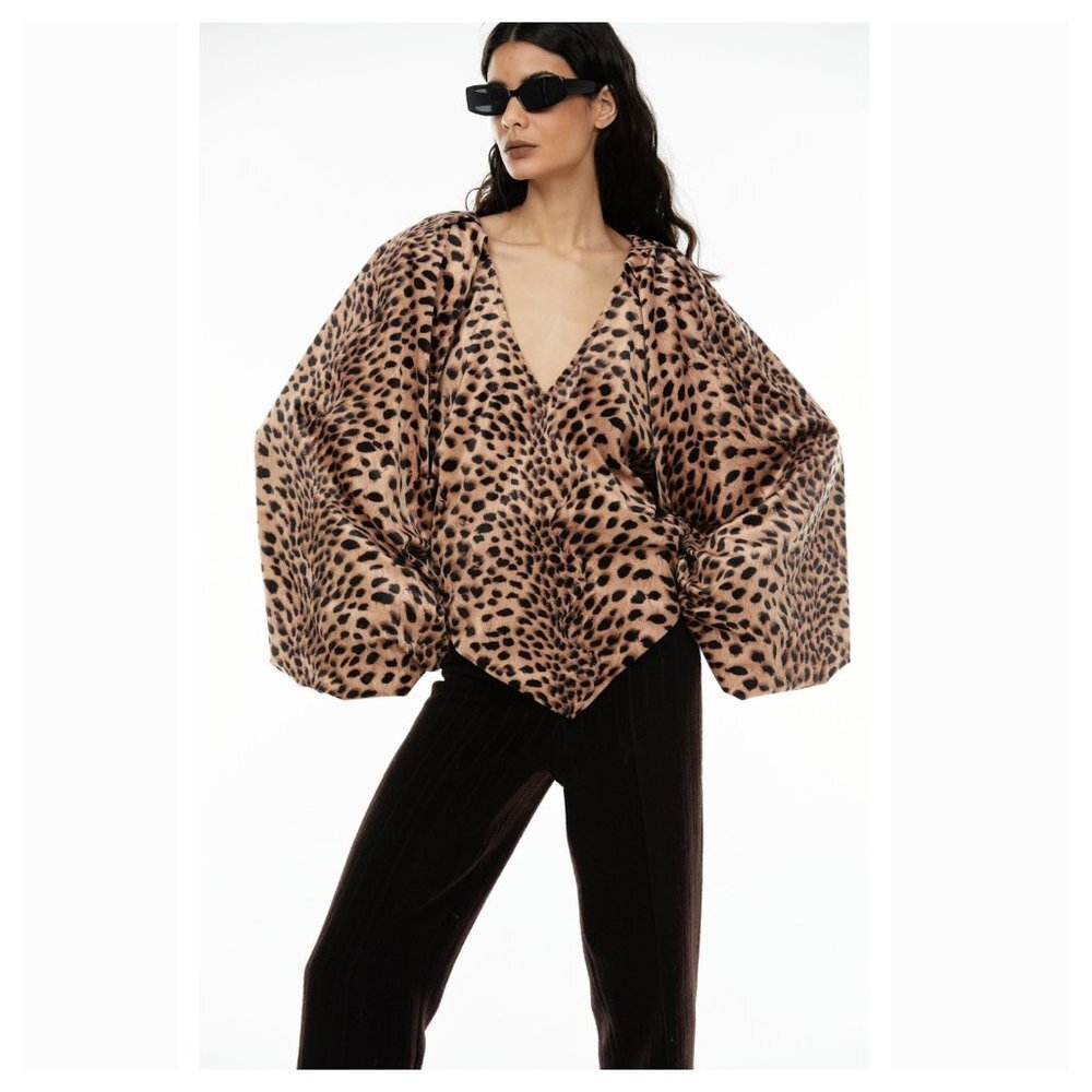 NWT NEW LOEIL Hosanna Cheetah Animal Print Velvet Top